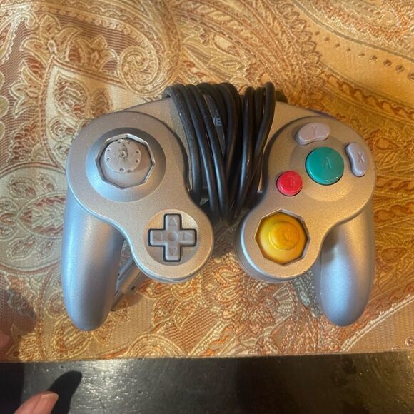 Nintendo GameCube Platinum Controller! - Picture 4 of 5